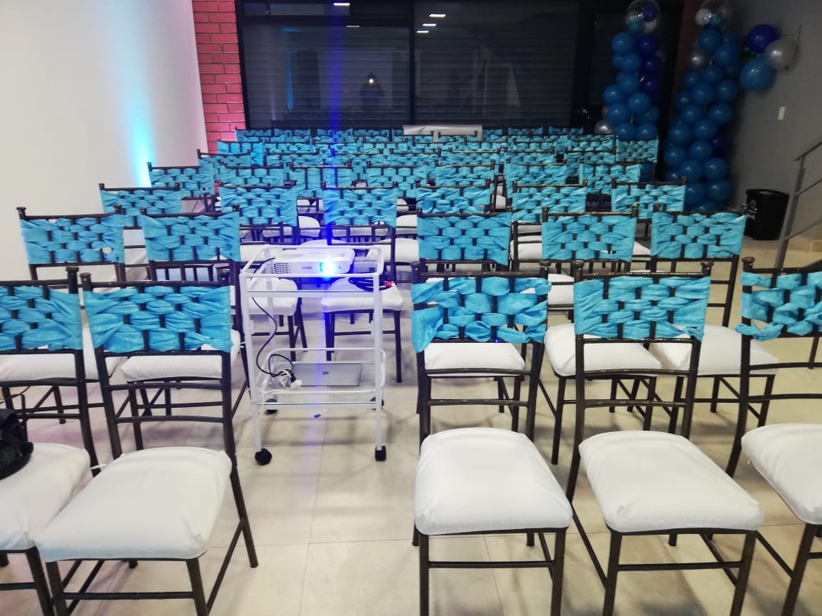 Alquiler de sillas y mesas