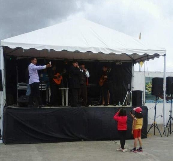 Alquiler de tarimas y pista de baile